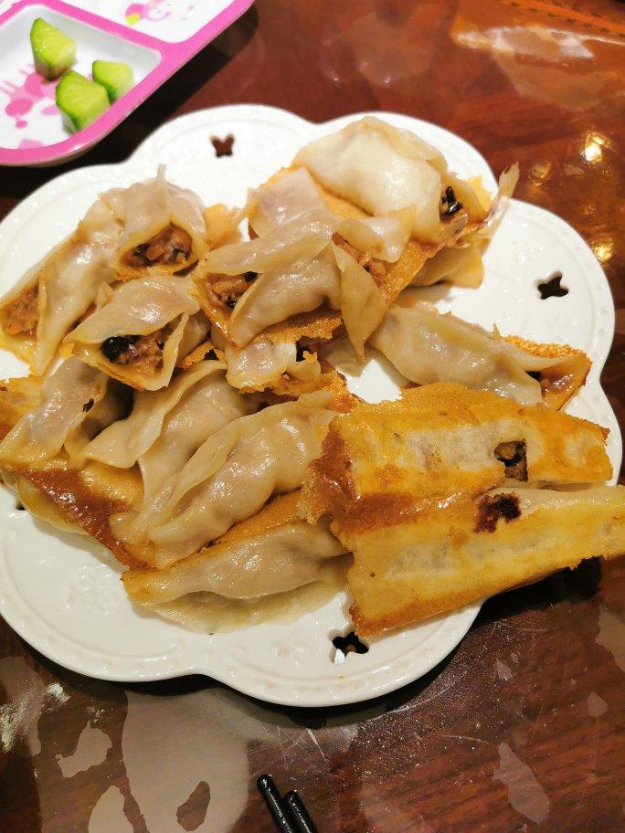猪肉大葱锅贴