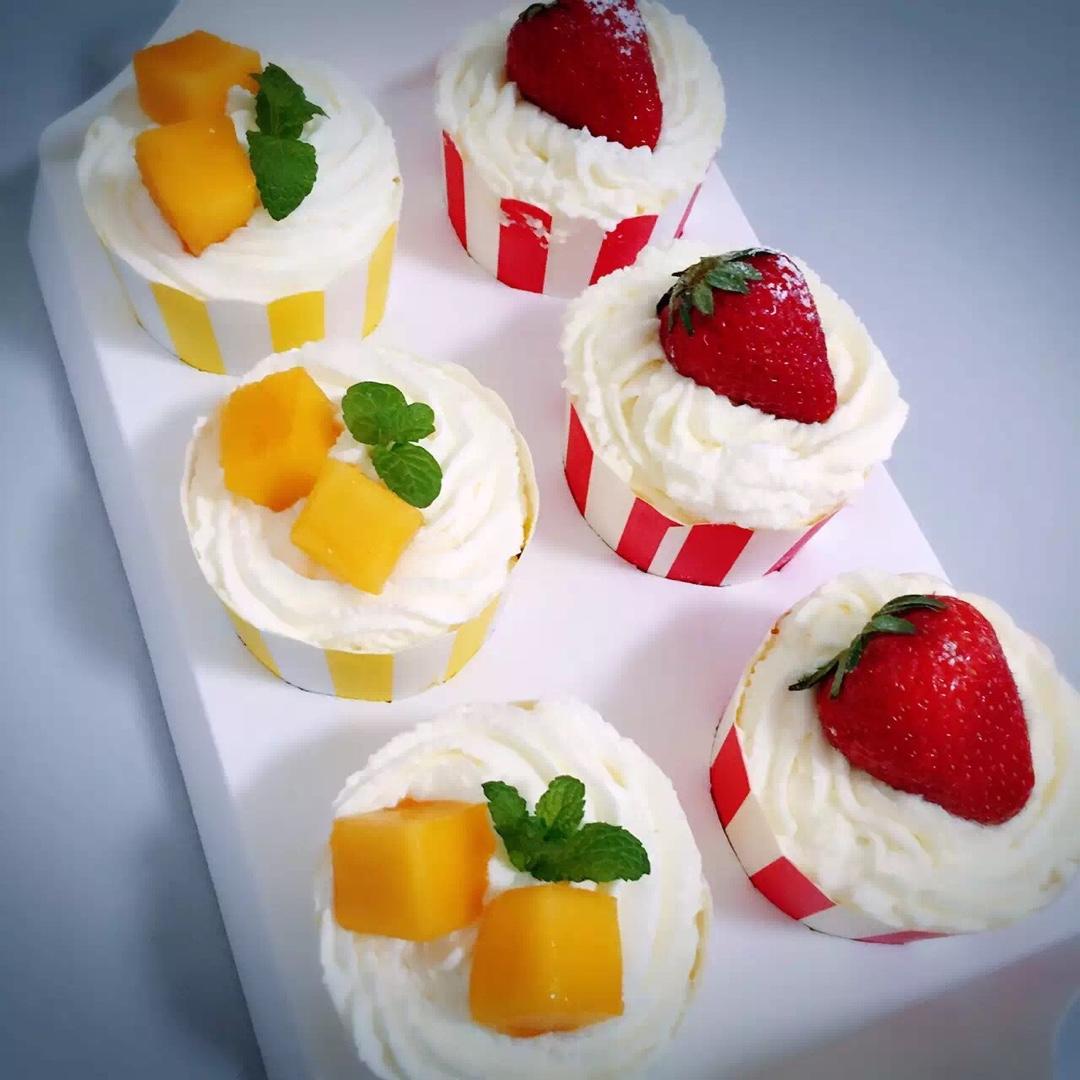 呼吸_做的《tinrry下午茶》教你做简易纸杯蛋糕