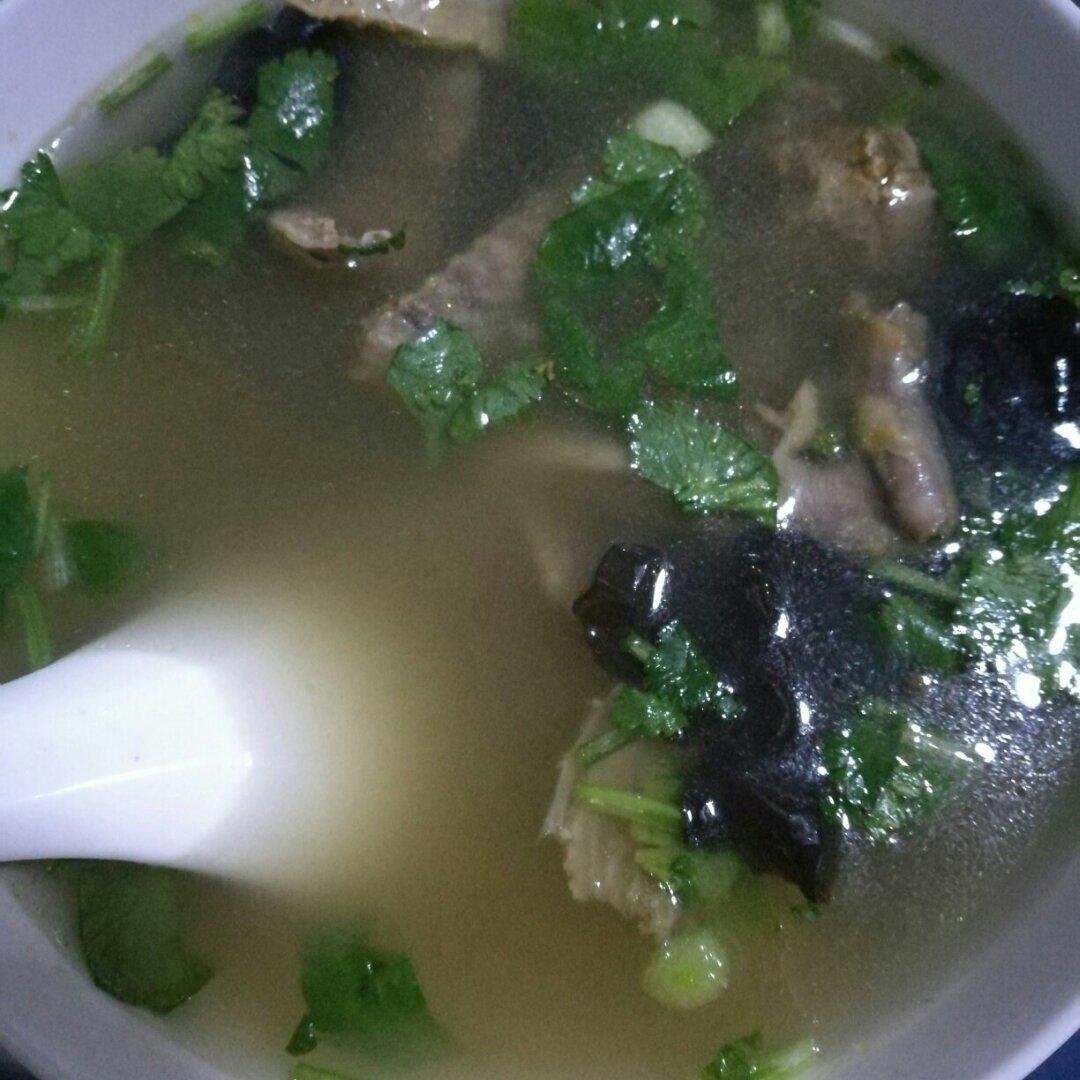 炖鸽子汤
