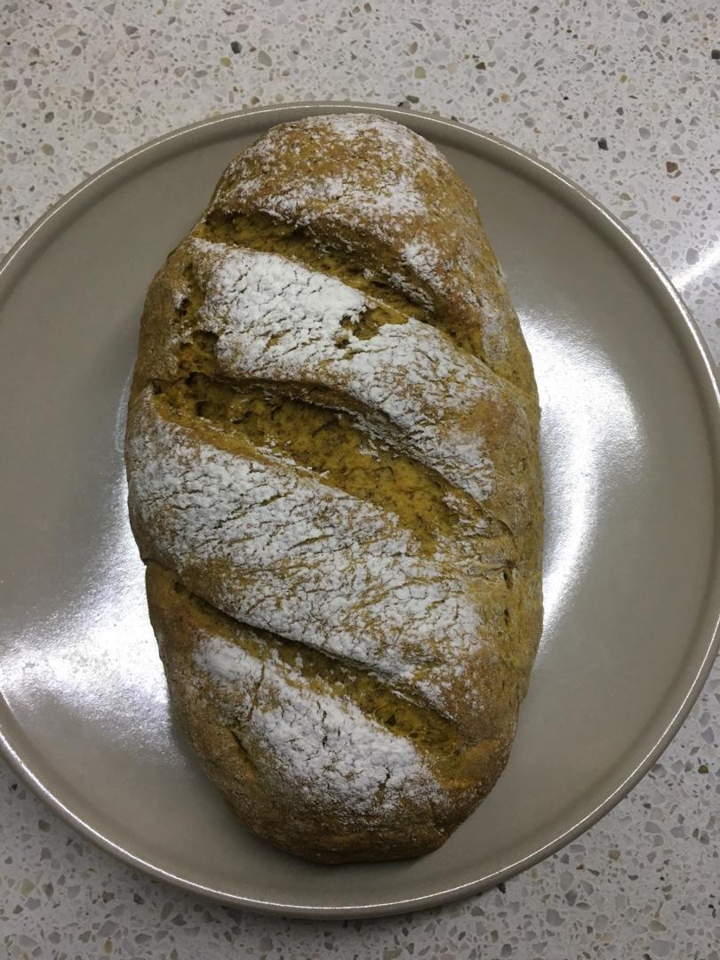 减脂全麦坚果面包