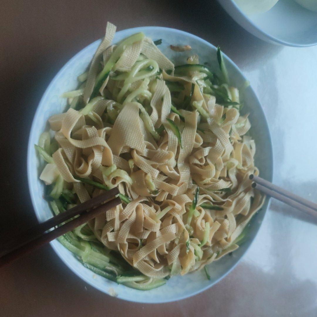 凉拌豆腐丝