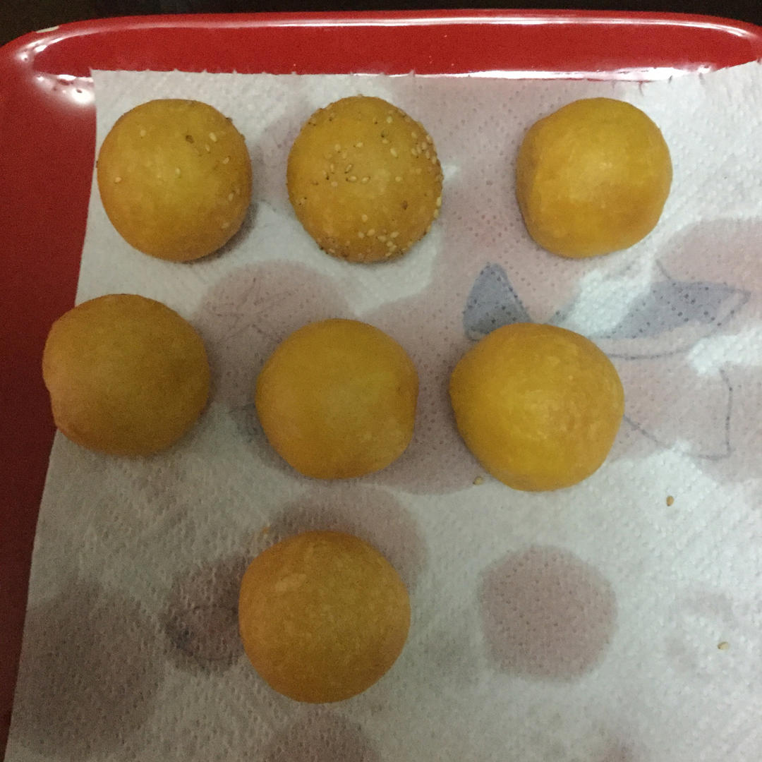 黄金球之一（南瓜芝麻球）