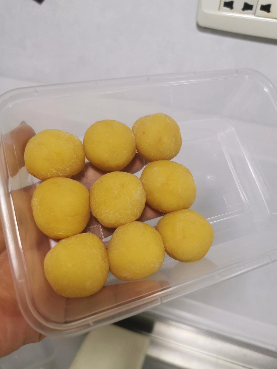 一口平底锅做水果夹心麻薯条，糯糯叽叽还会爆浆，材料操作简单