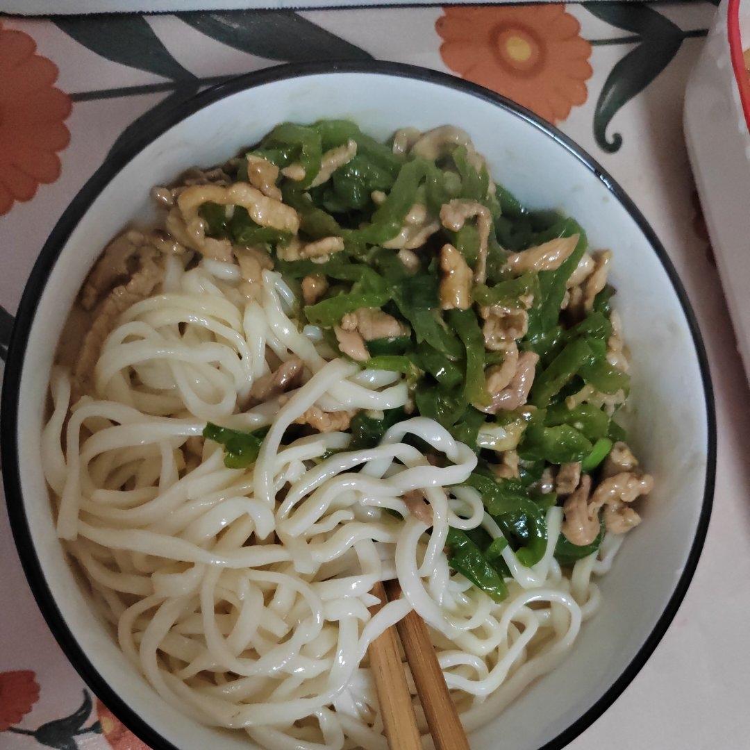 ‼️好吃到舔盘的青椒肉丝盖浇饭
