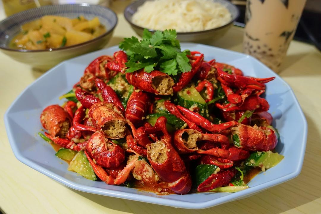 橘丽丝的蒜蓉小龙虾