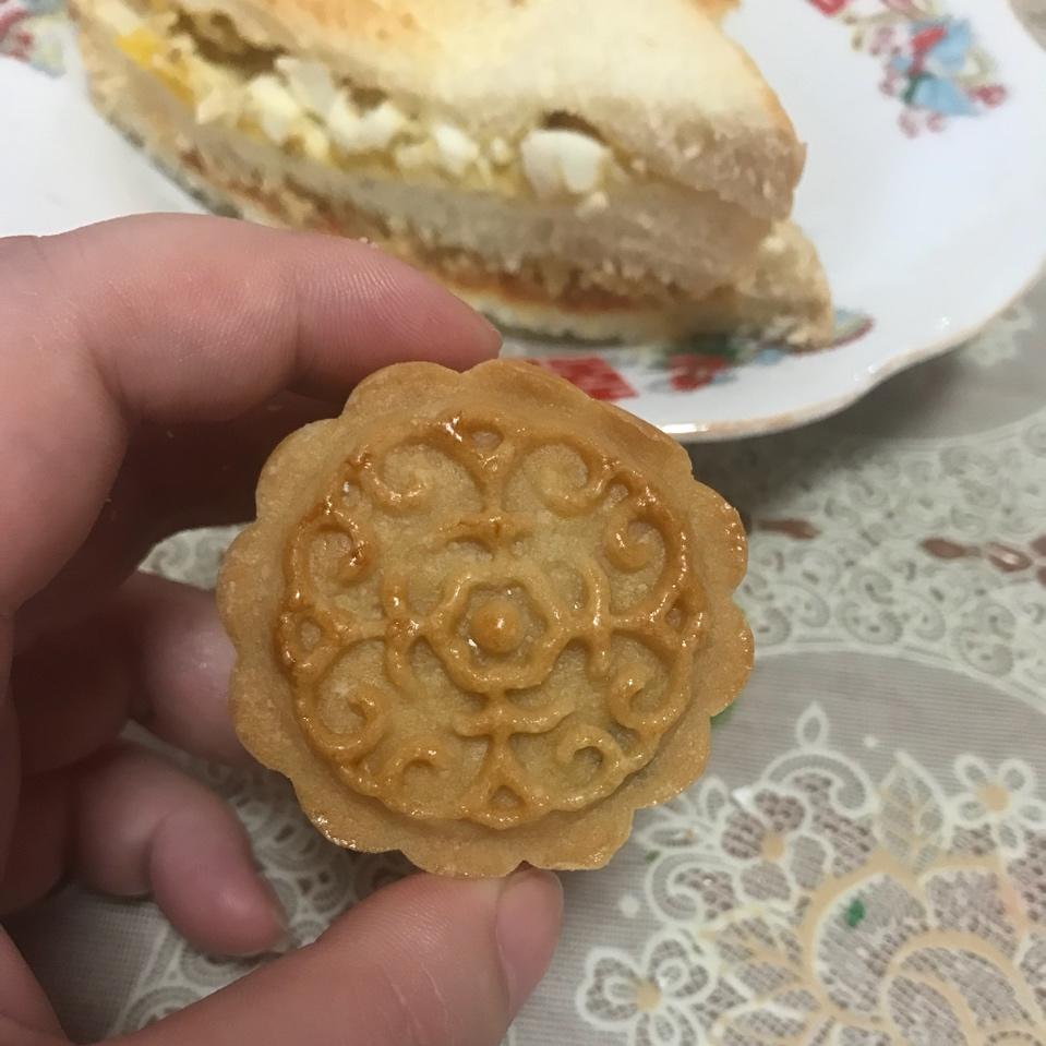 广式月饼—蛋黄莲蓉月饼
