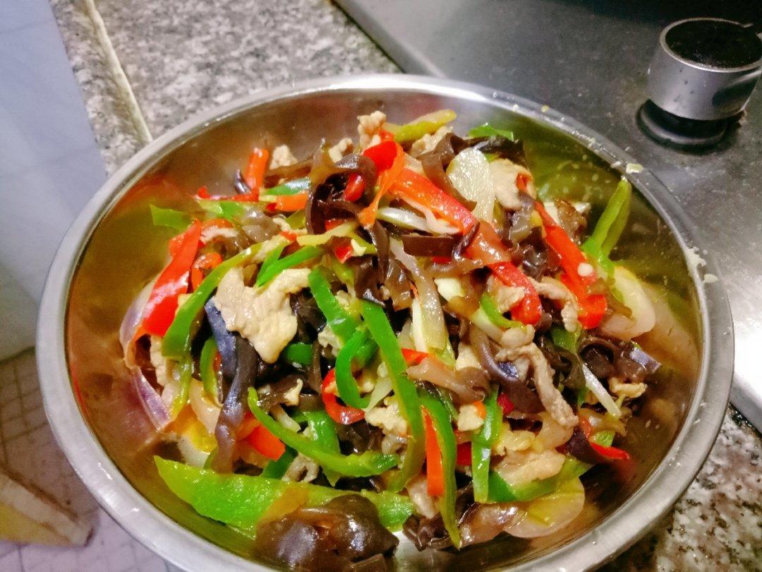 青椒木耳肉丝