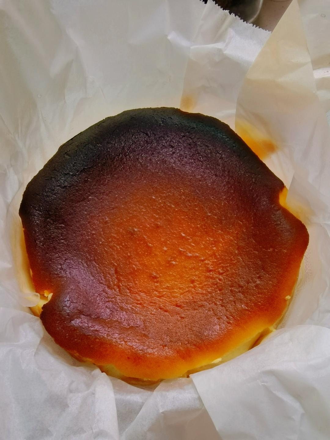 小山进公开食谱-使用大量牛奶，无淡奶油的巴斯克乳酪蛋糕