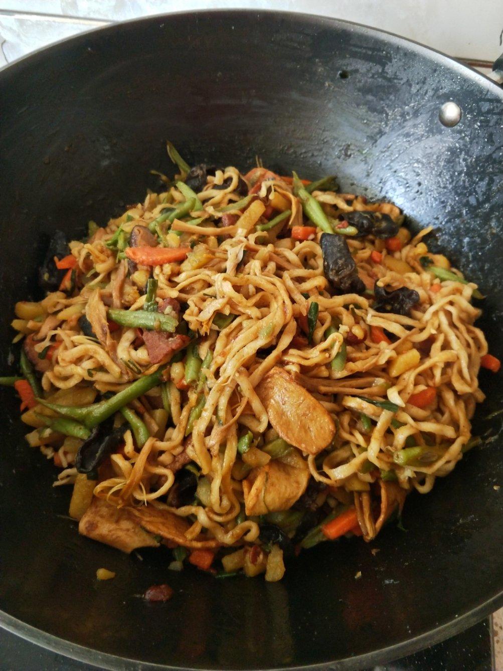 堂妈小厨——豆角番茄焖面