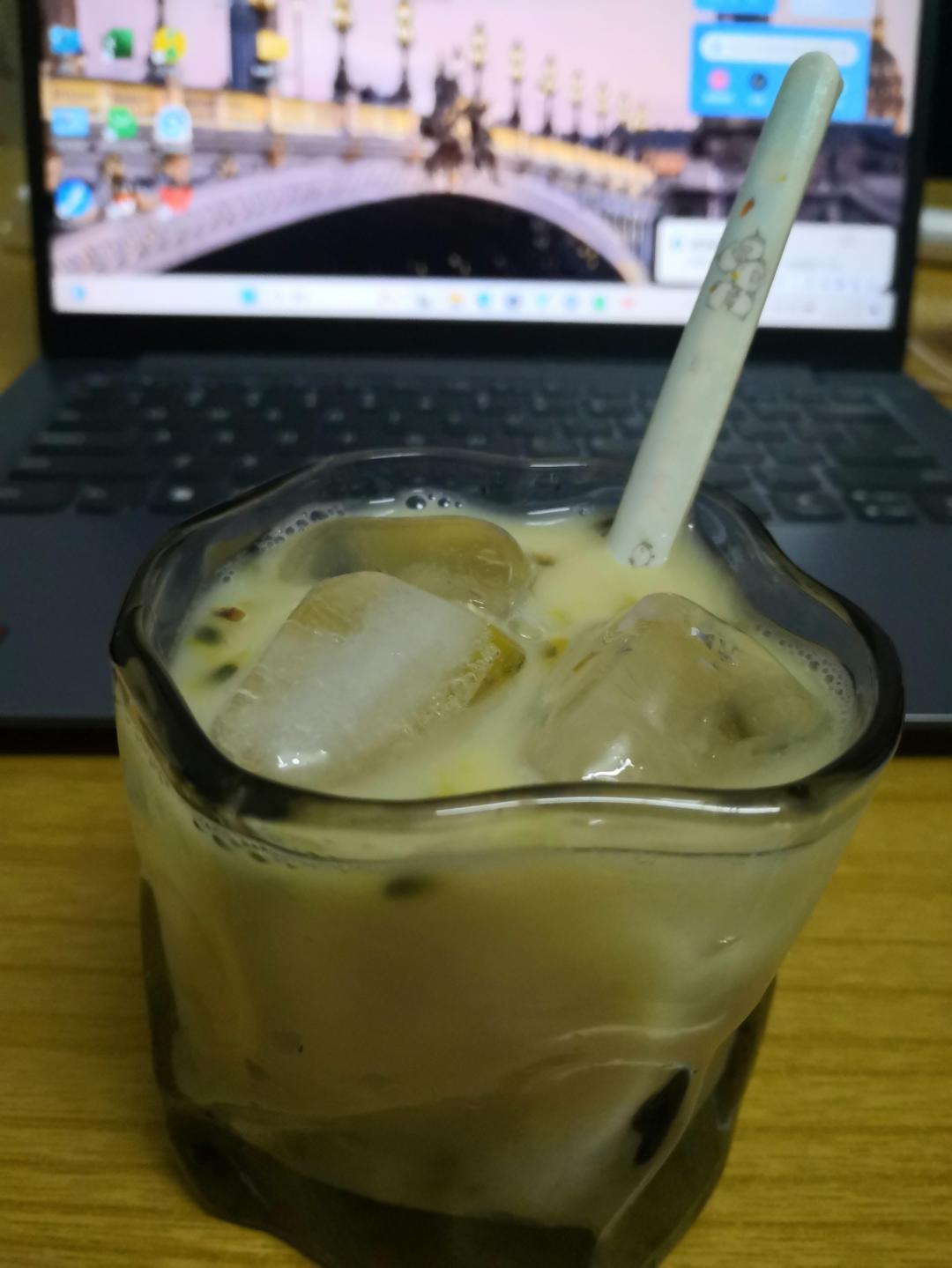 百香果的朴素吃法（百香果汁）