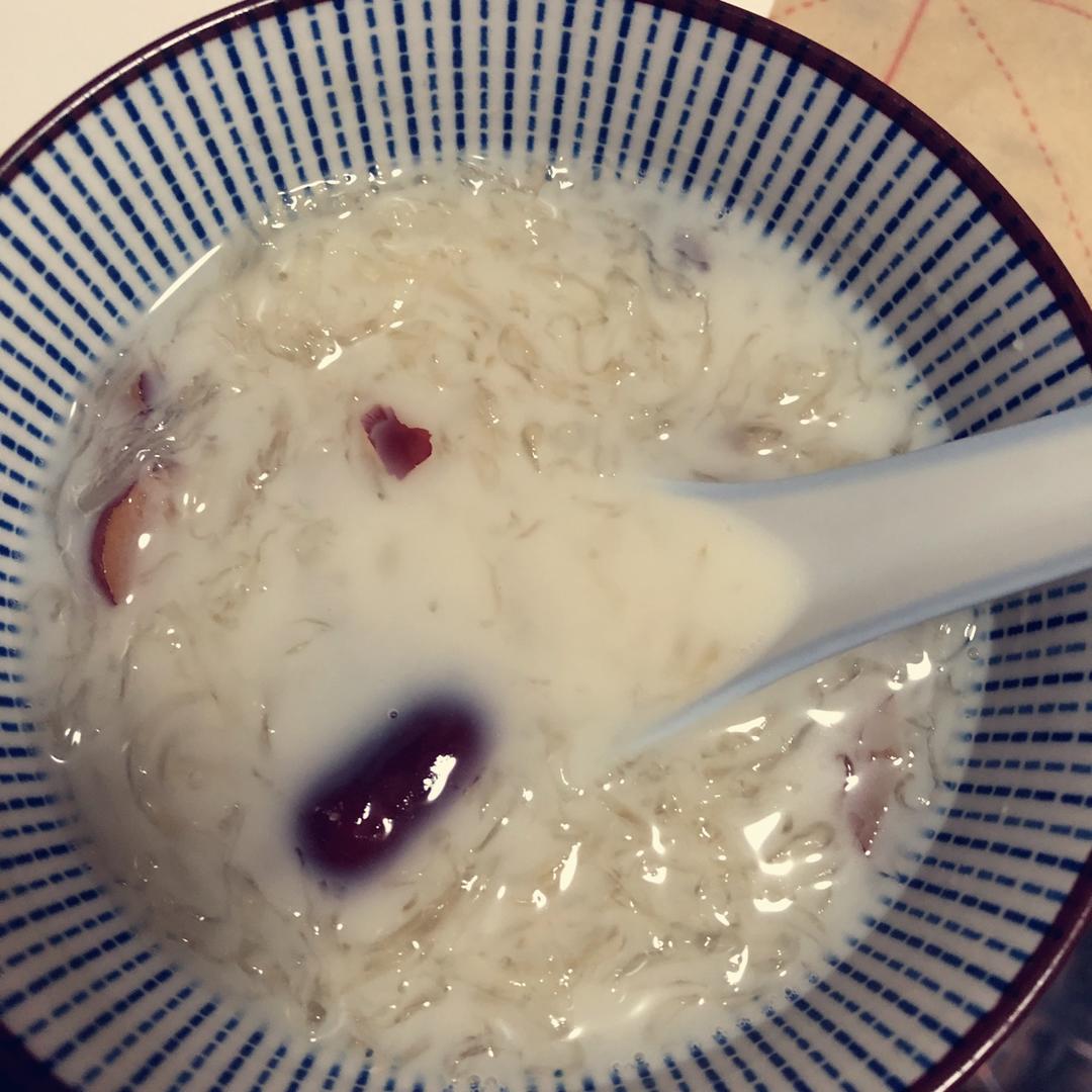 冰糖红枣炖燕窝
