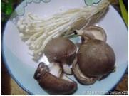 芙蓉菌菇丝瓜汤的做法 步骤8