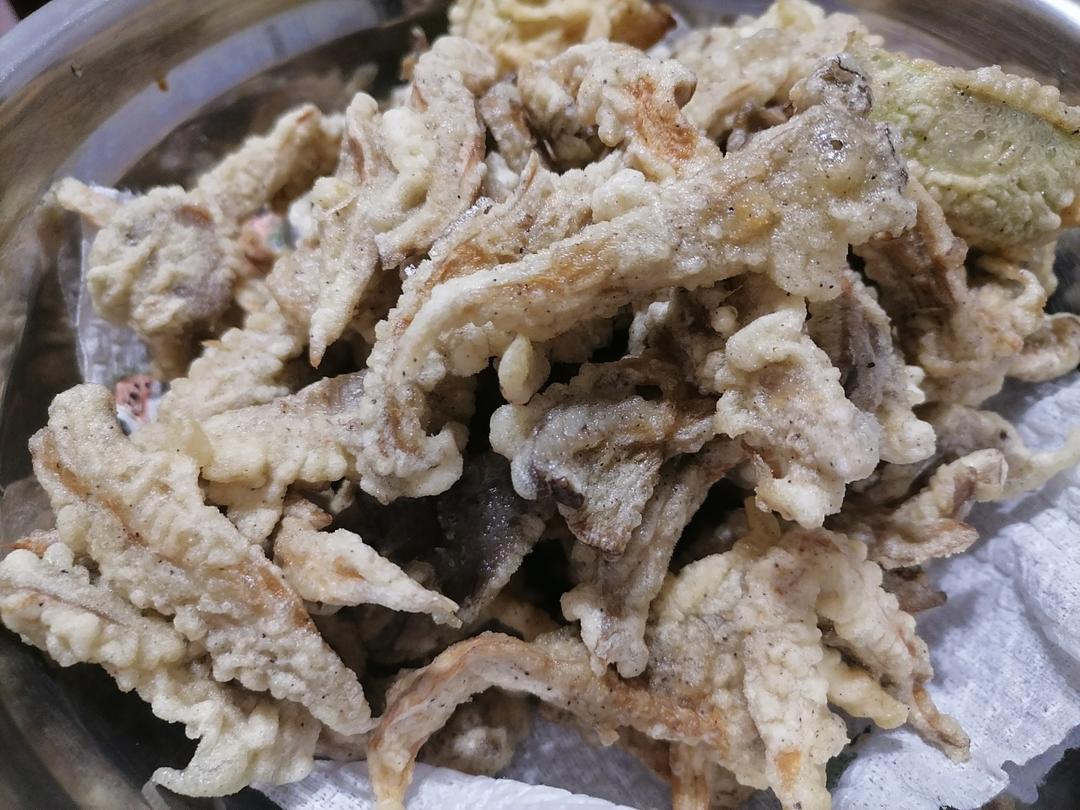 炸平菇（酥脆鲜如肉）