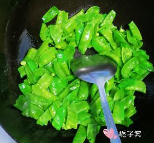 清烧豌豆荚的做法 步骤4