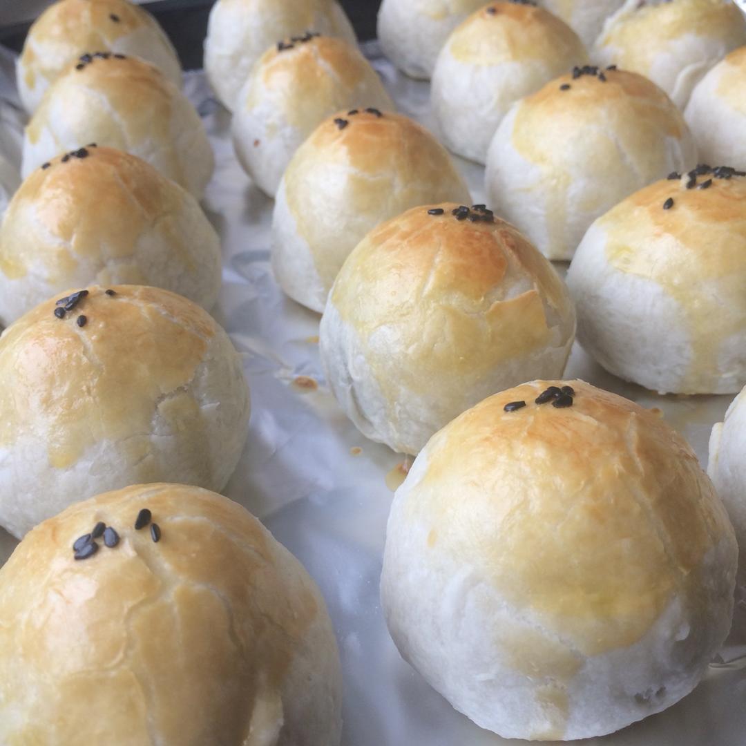 萌得掉渣渣的蛋黄酥