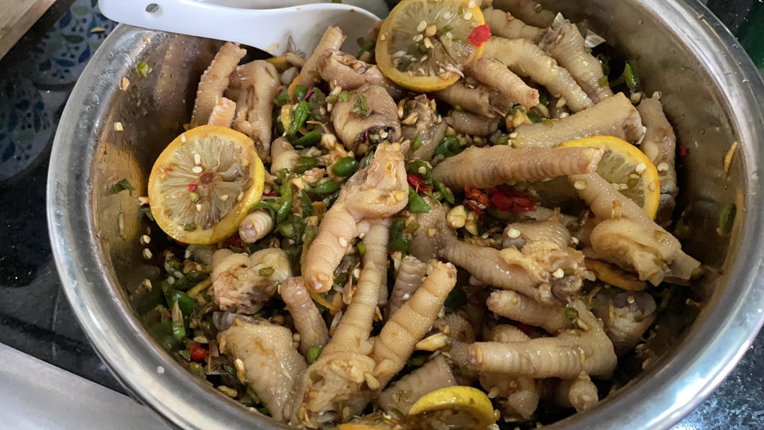 停不下来的秘制凉拌鸡爪