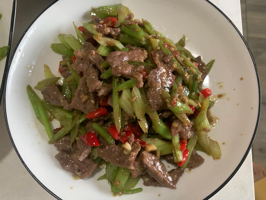 芹菜炒牛肉