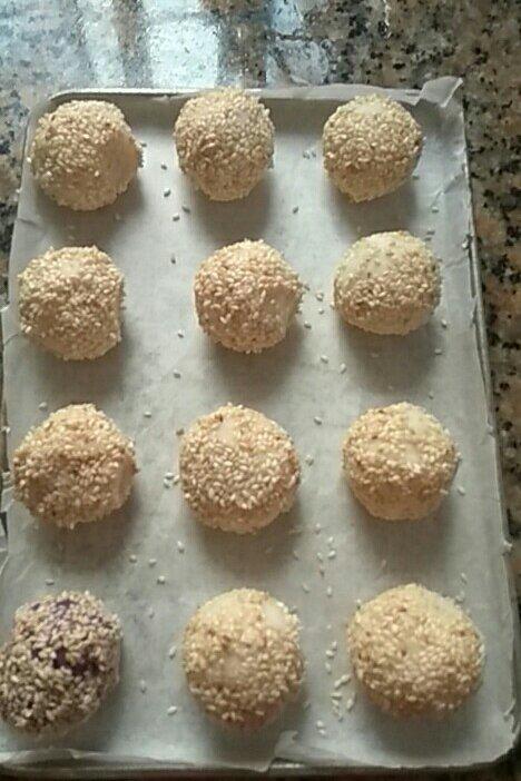 山药紫薯芝麻球