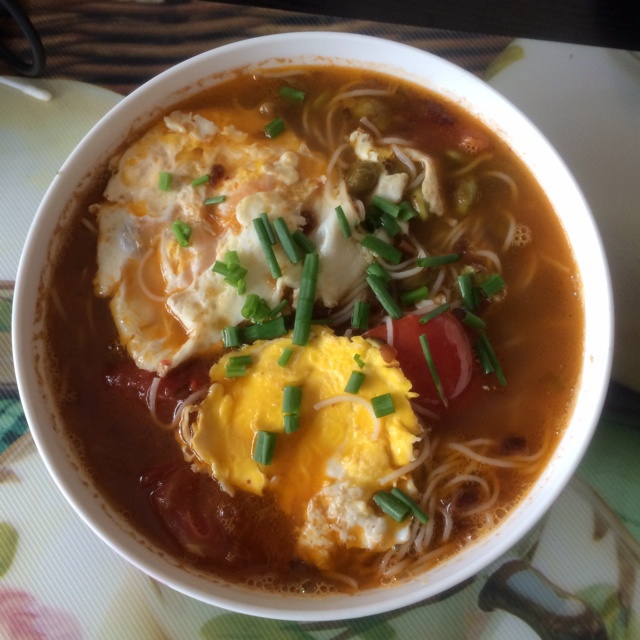 最家常的普通汤面——西红柿鸡蛋龙须面