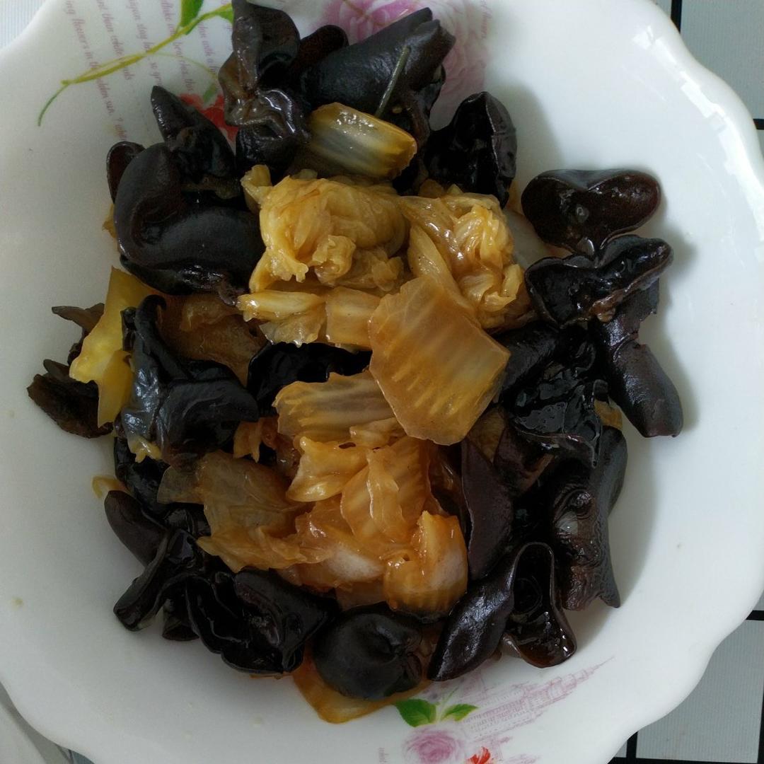 干豆腐炒黑白菜（勾氏私房菜）