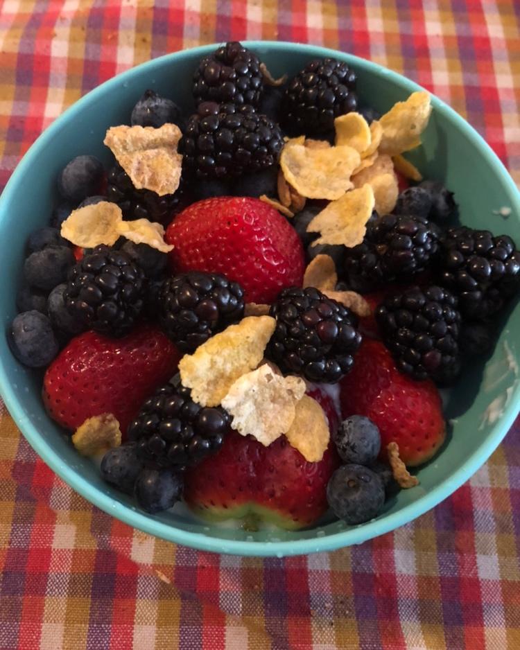 酸奶燕麦水果早餐粥