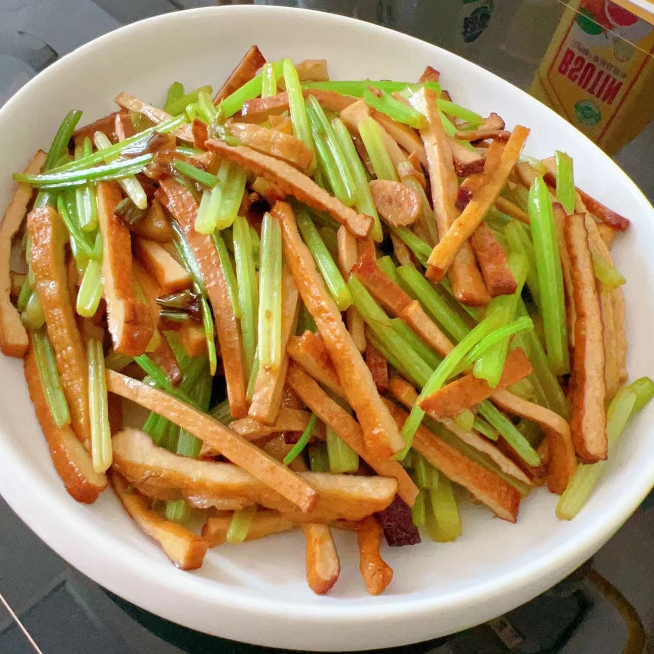 小芹菜炝炒烟熏豆干(减脂瘦身)的做法 步骤5