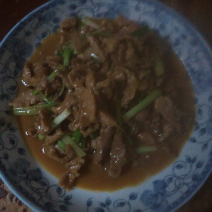 家常猪肉炒蒜薹