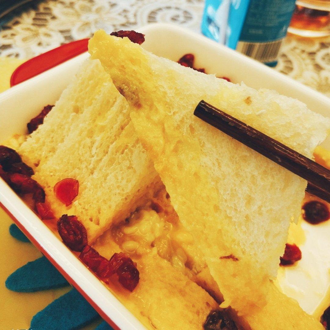 酒酿烤面包布丁