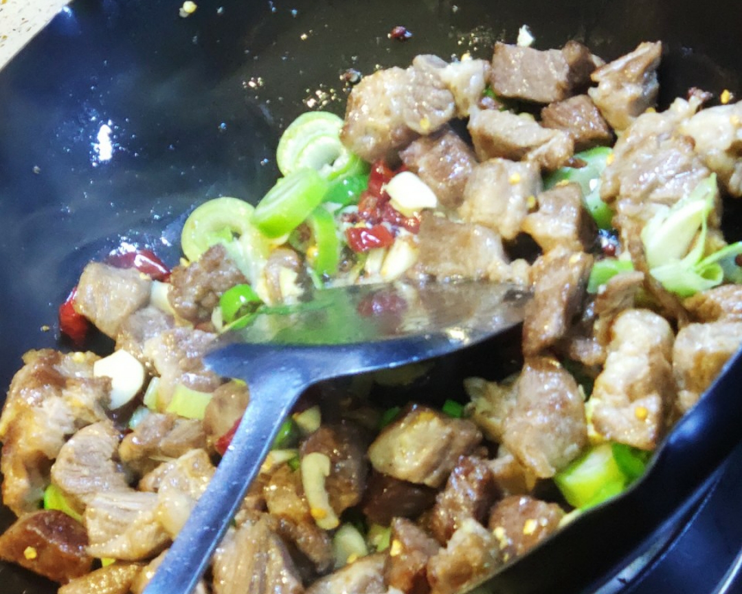 超好吃的笋干炖牛肉（类似红烧牛肉面的味道）的做法 步骤6