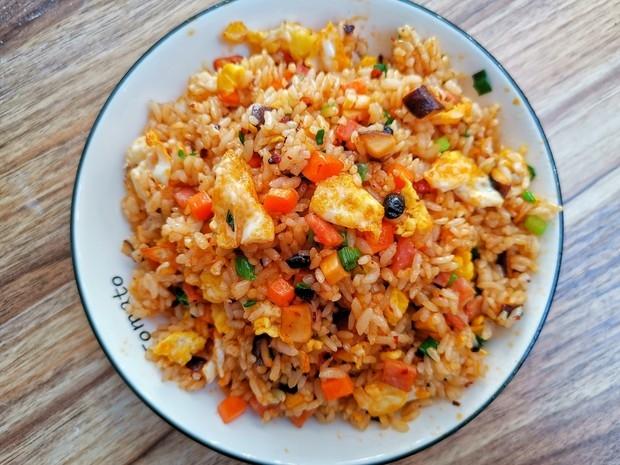 老干妈炒饭的做法