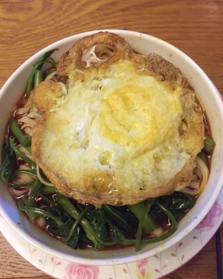 丝瓜香菇荷包蛋面