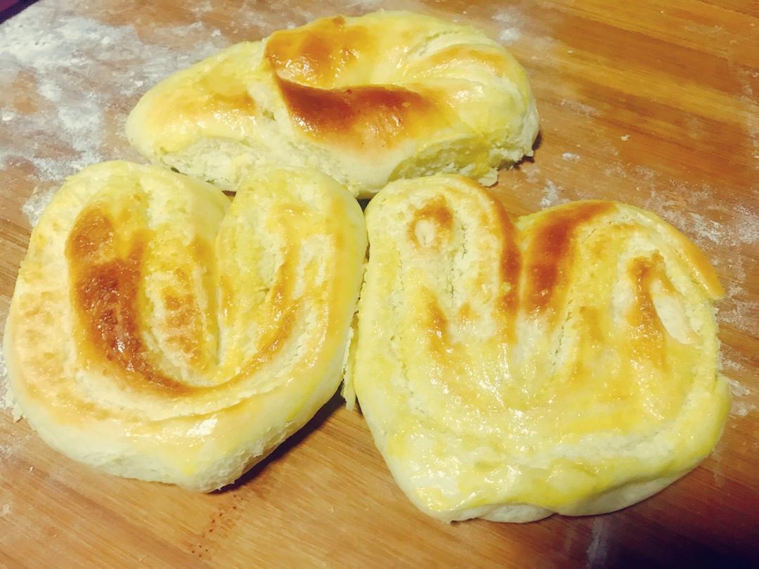 心形椰蓉面包-满满的都是爱