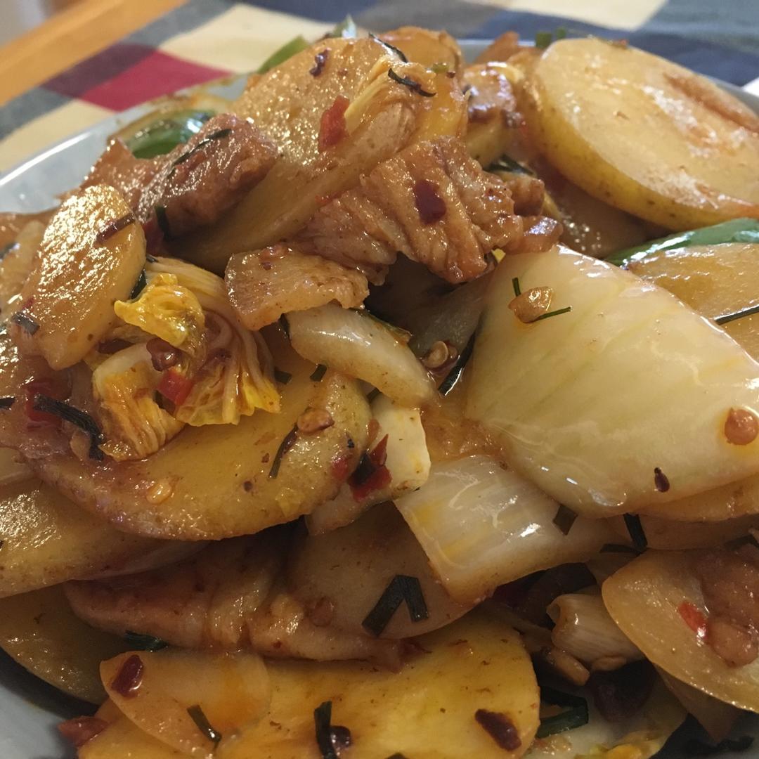 五花肉干煸土豆片