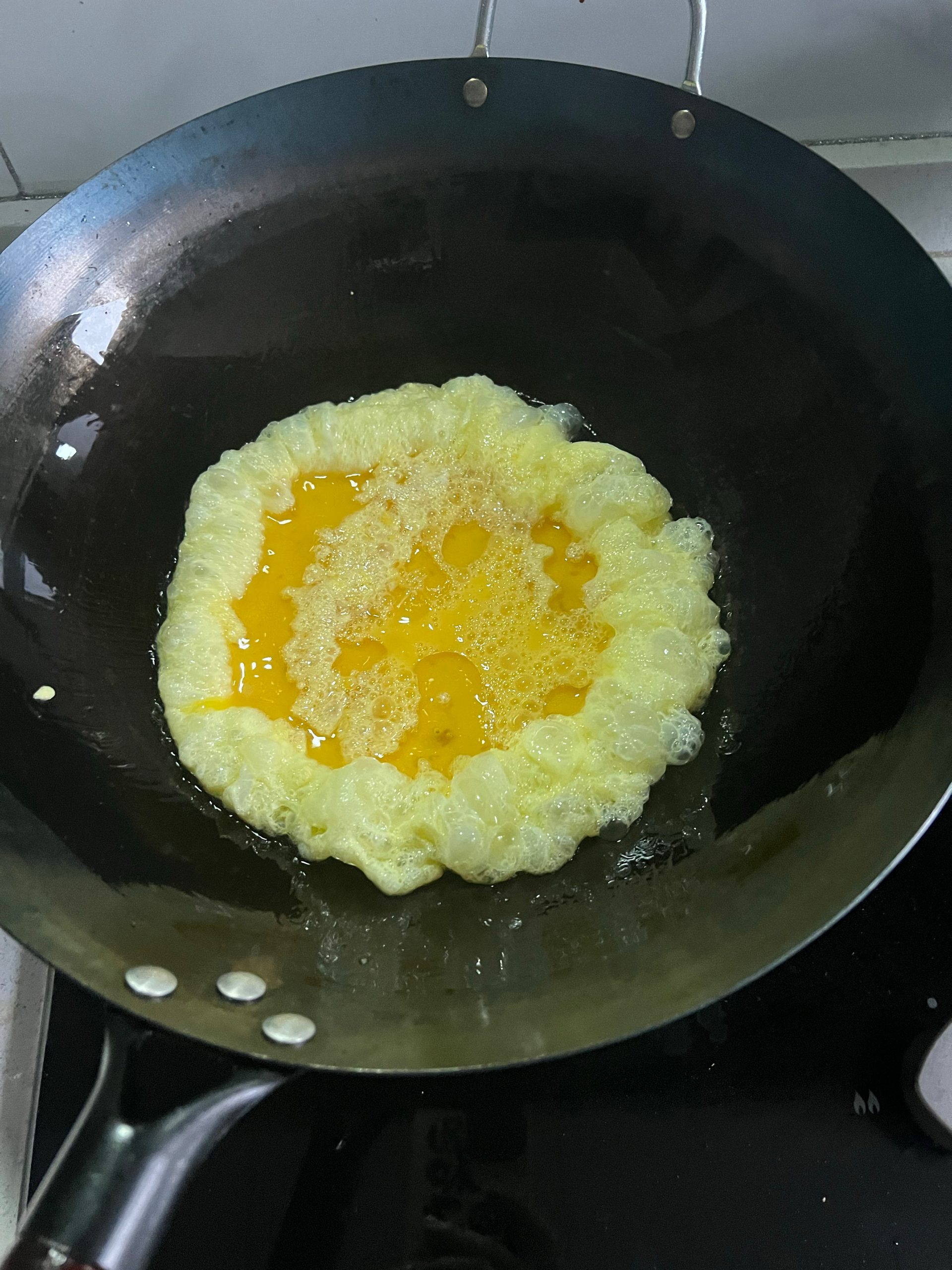 韭菜鸡蛋粉条馅包子的做法 步骤2