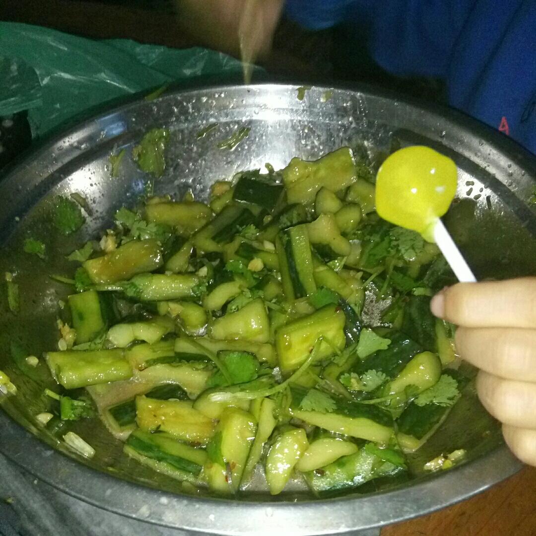 凉拌青瓜