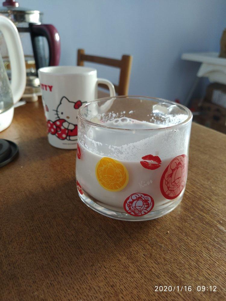 接住这杯好喝到让你狂狼的花生牛奶