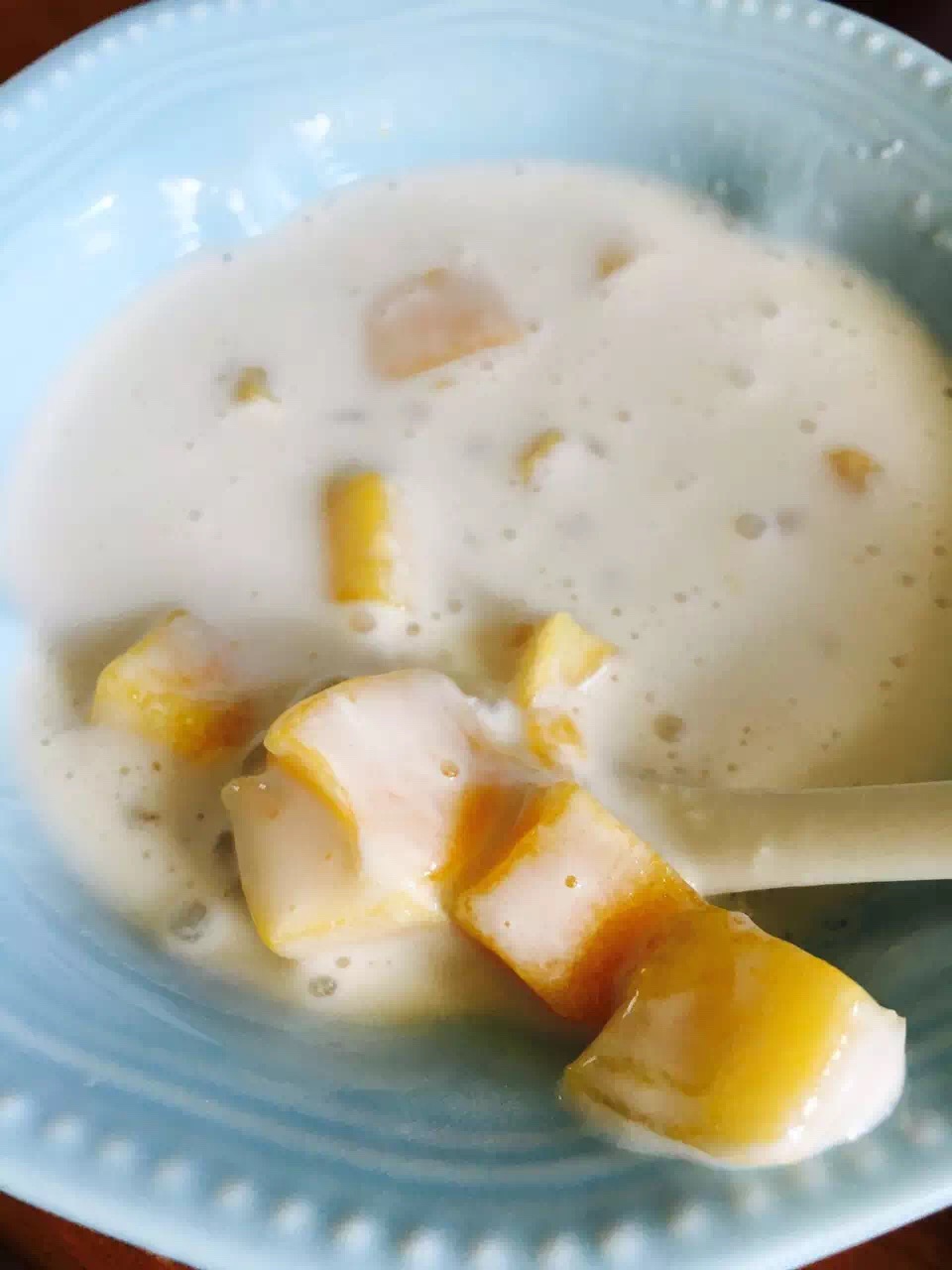 芒果西米露椰汁绵绵冰