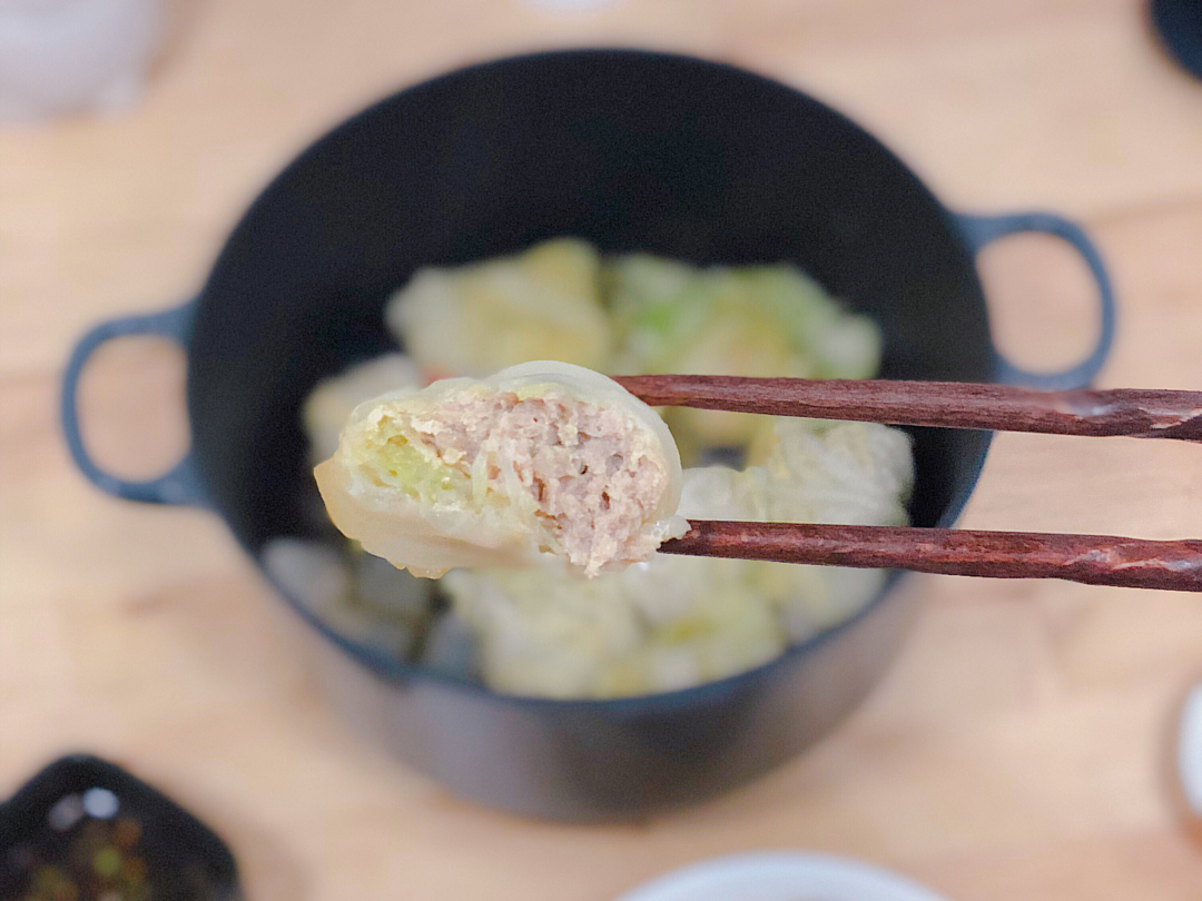 北鼎铸铁锅食谱｜包菜猪肉卷，荤素搭配，鲜美多汁