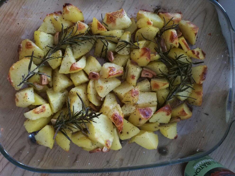 迷迭香烤土豆【妞的食记】