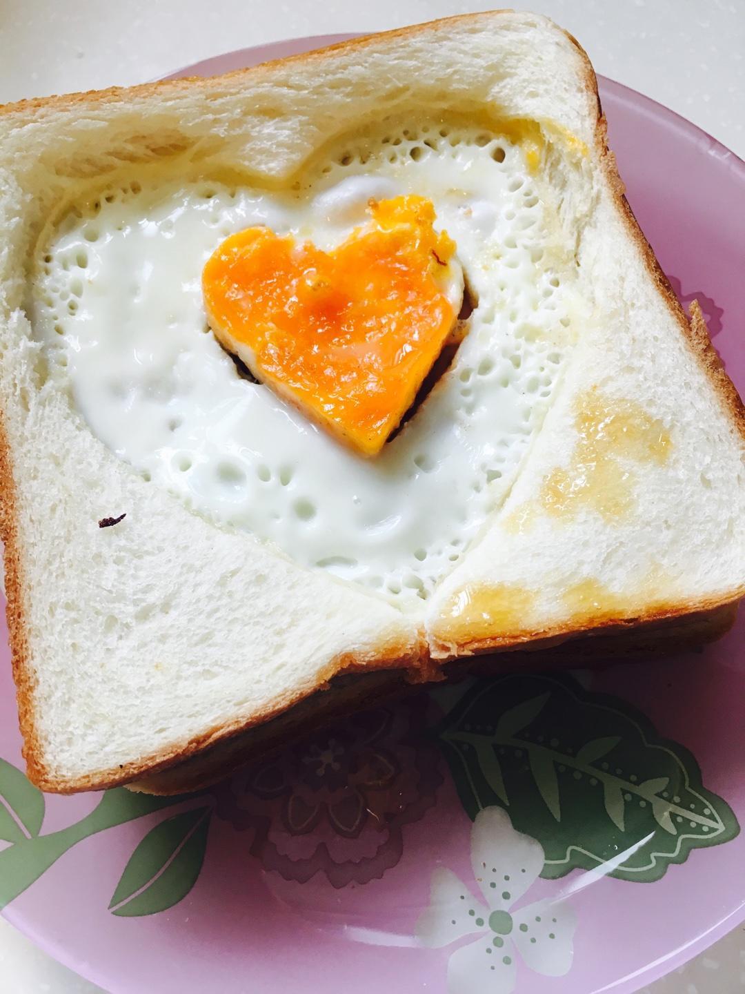 双心鸡蛋吐司