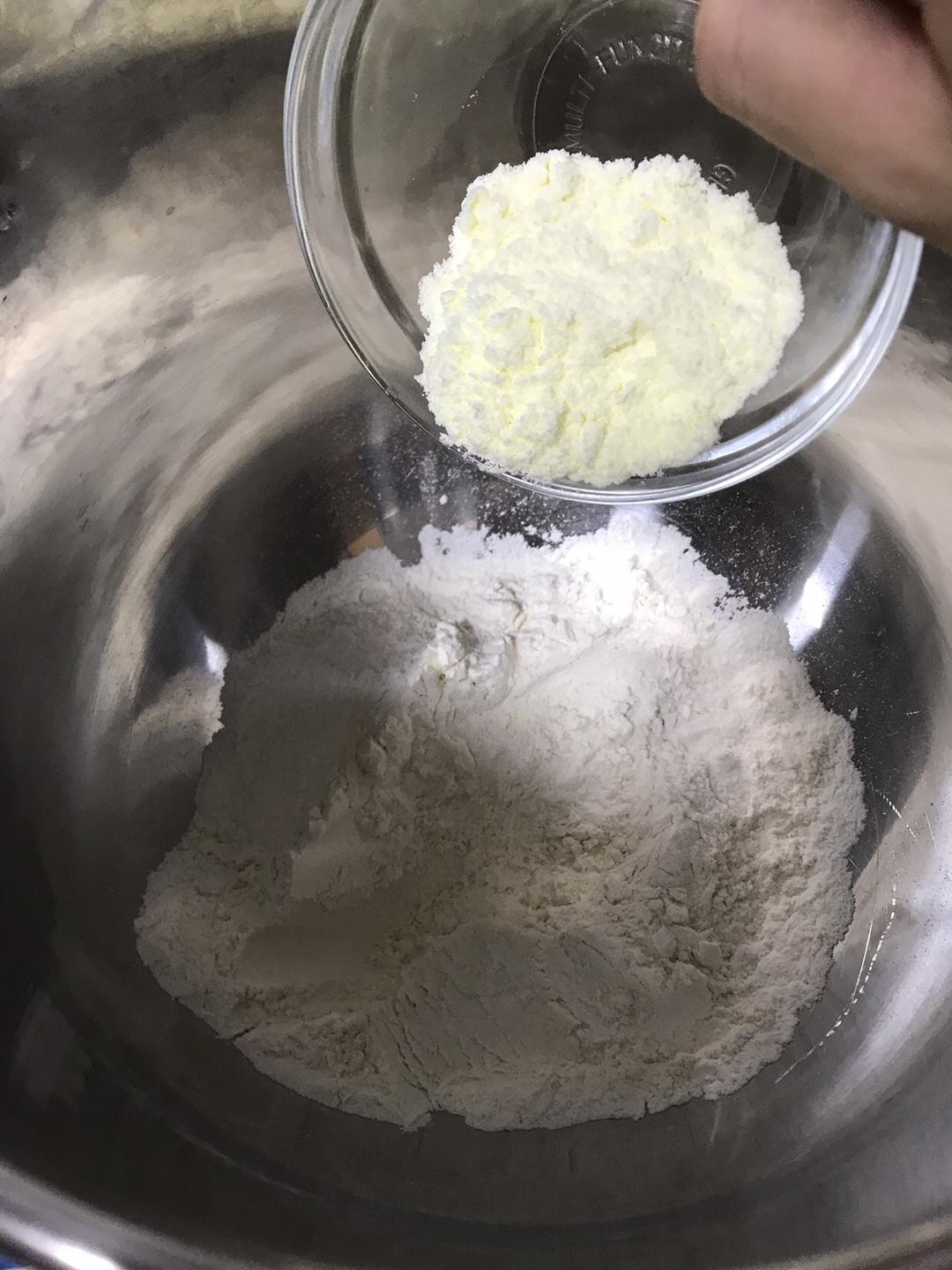 纯奶手撕吐司的做法 步骤1