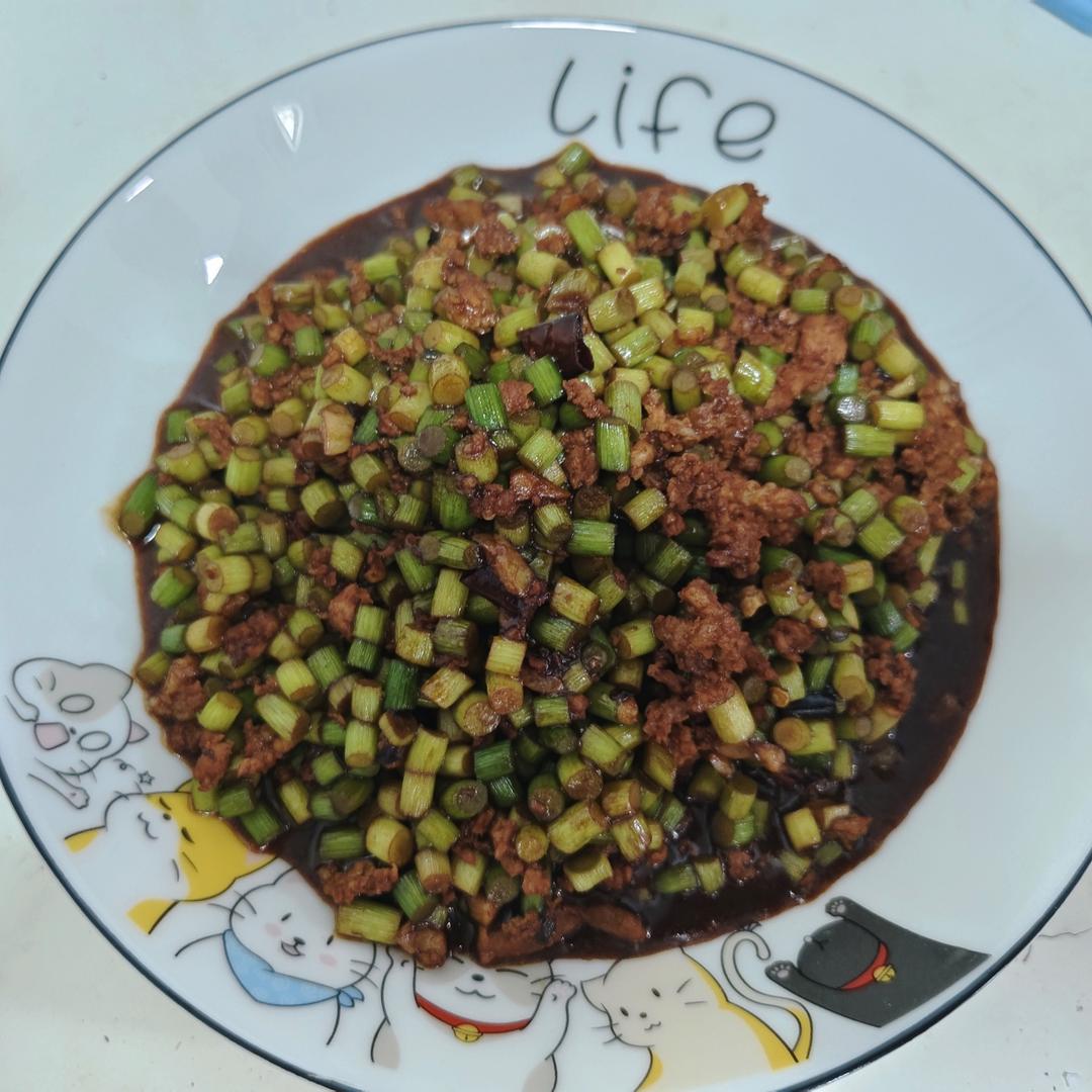 蒜苔炒肉末，三碗米饭都不够吃