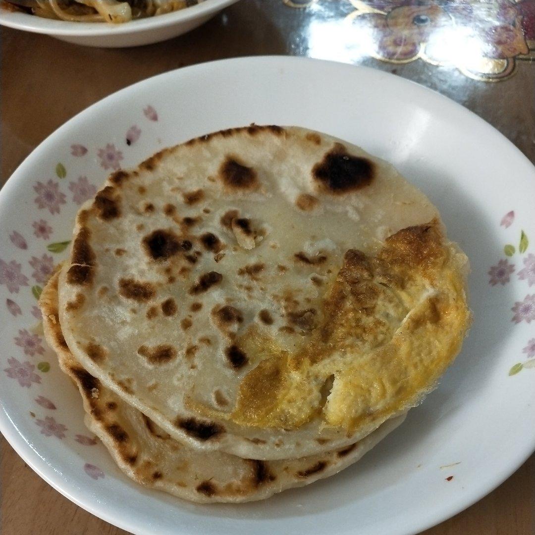 鼓大泡的鸡蛋灌饼