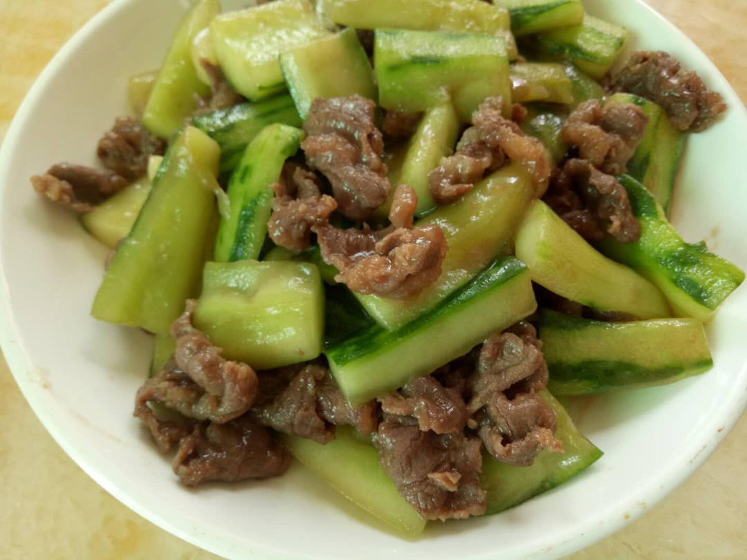 梅qiyumei做的yo青瓜炒牛肉
