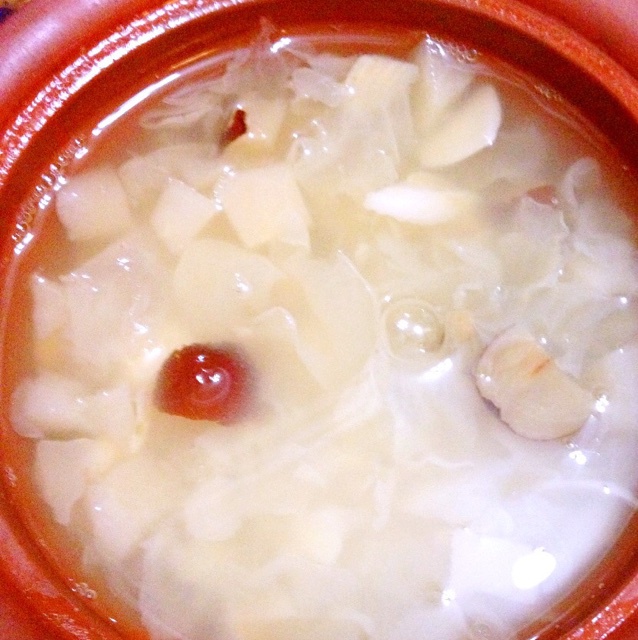 银耳莲子枸杞粥