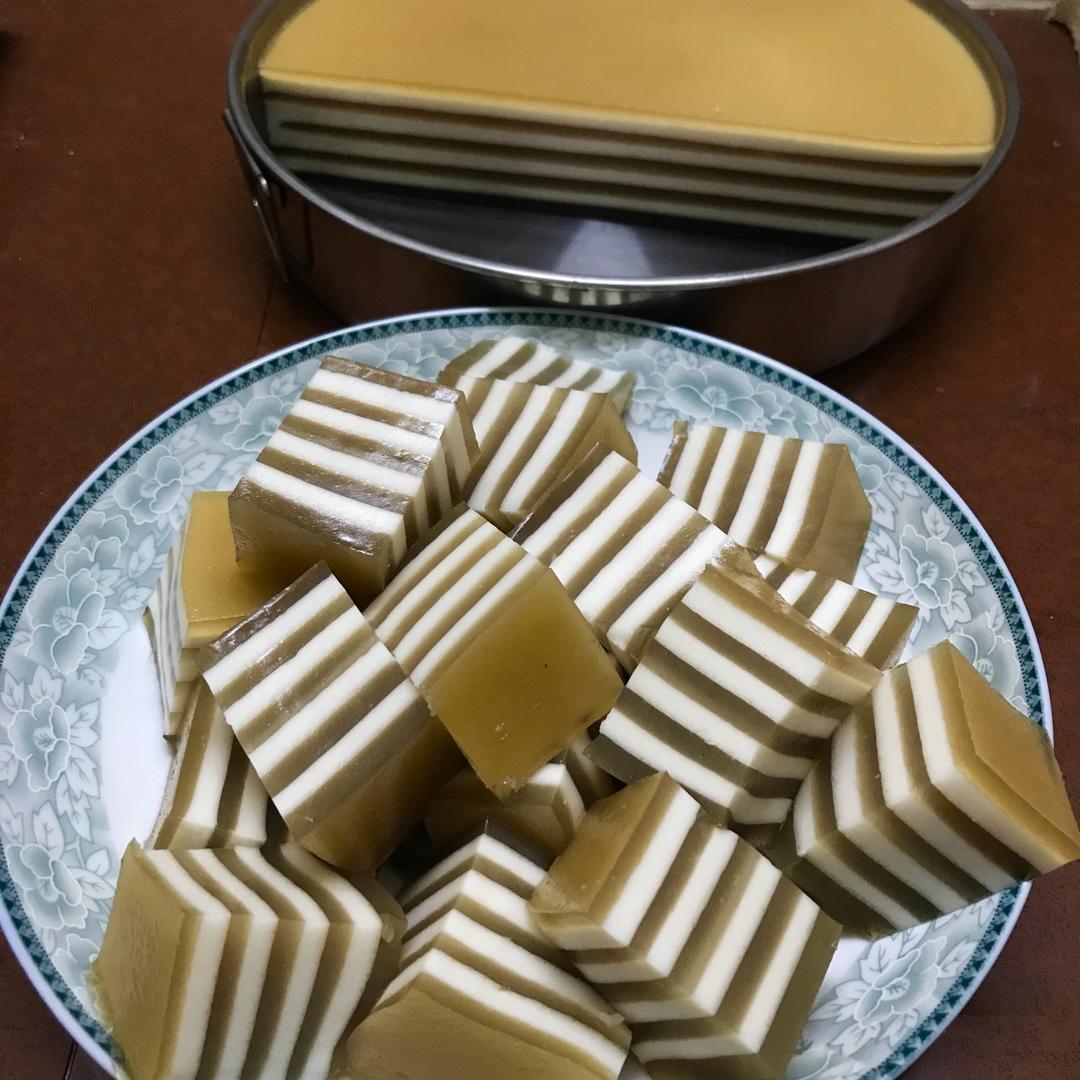 愈欣赏愈懂欣赏做的q弹椰汁千层糕(马蹄糕)