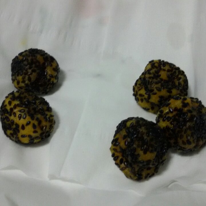 黄金球之一（南瓜芝麻球）