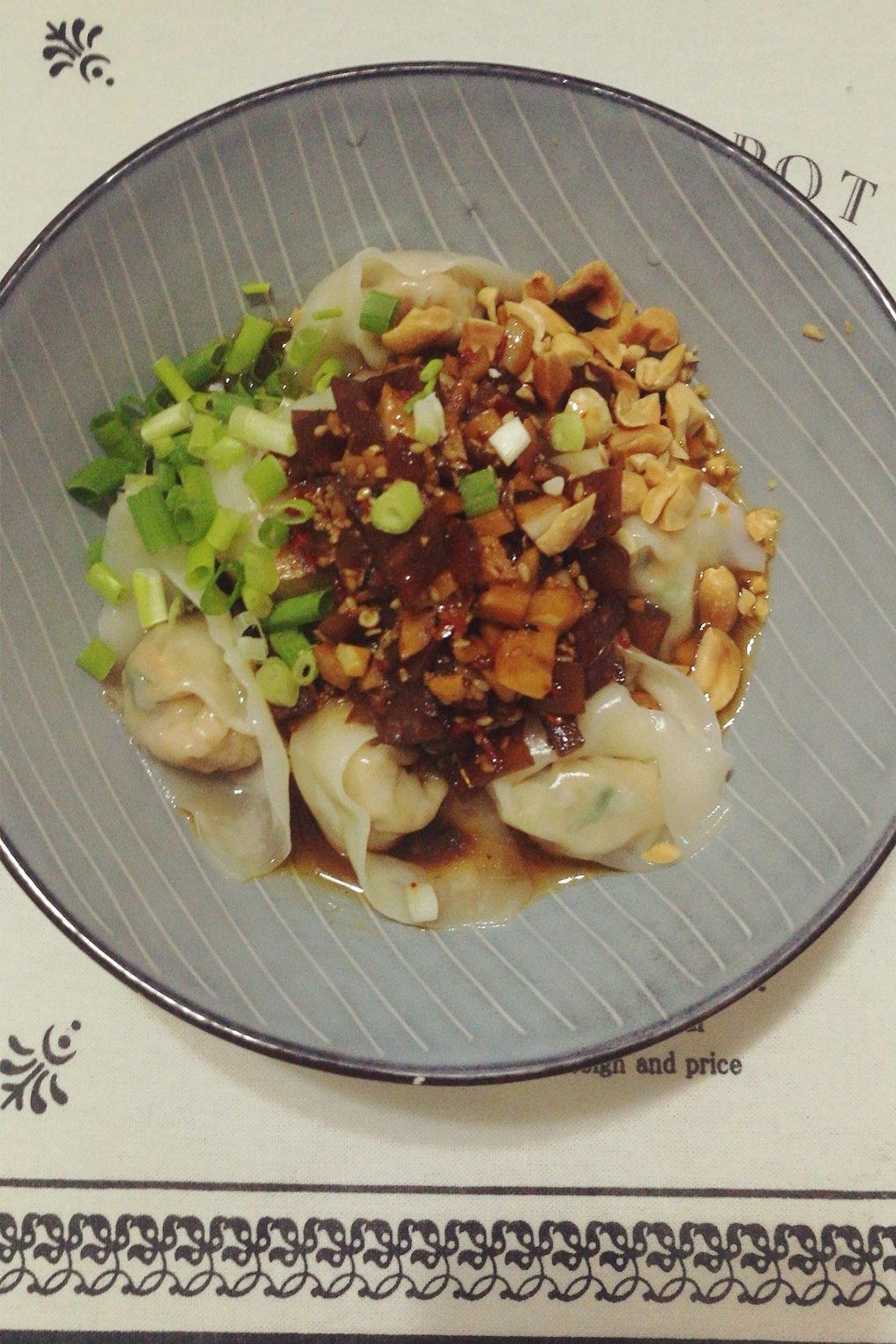 虾仁猪肉胡萝卜馄饨-附剥活虾技巧.几种馄饨包法