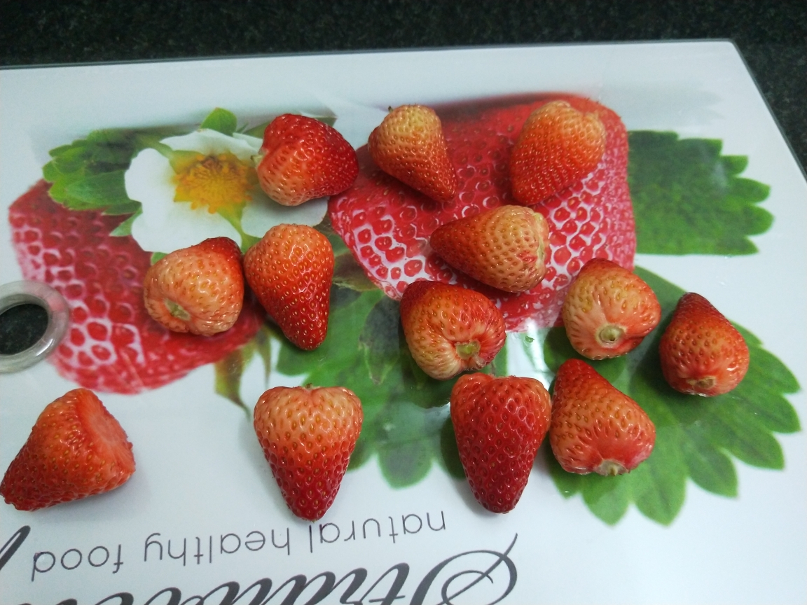草莓奶油卷的做法 步骤9