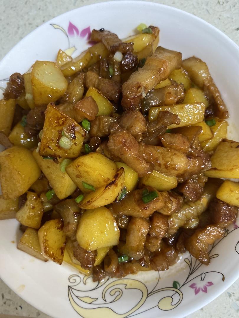 红烧肉炖土豆（丝毫不腻）